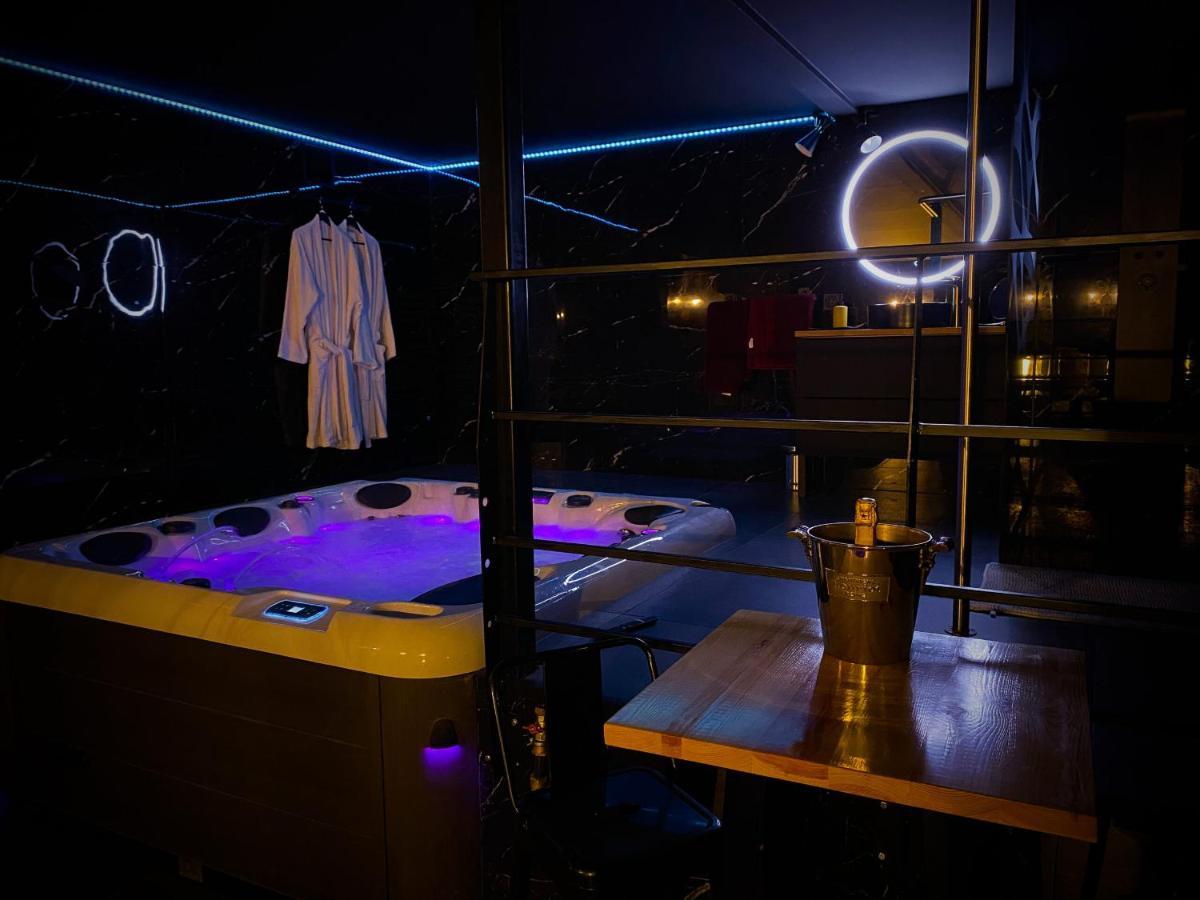 Loveroom Avec Jacuzzi 01 Chazey-sur-Ain Exteriör bild
